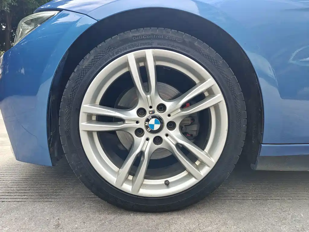 BMW 3 Series 2017 — фото 18