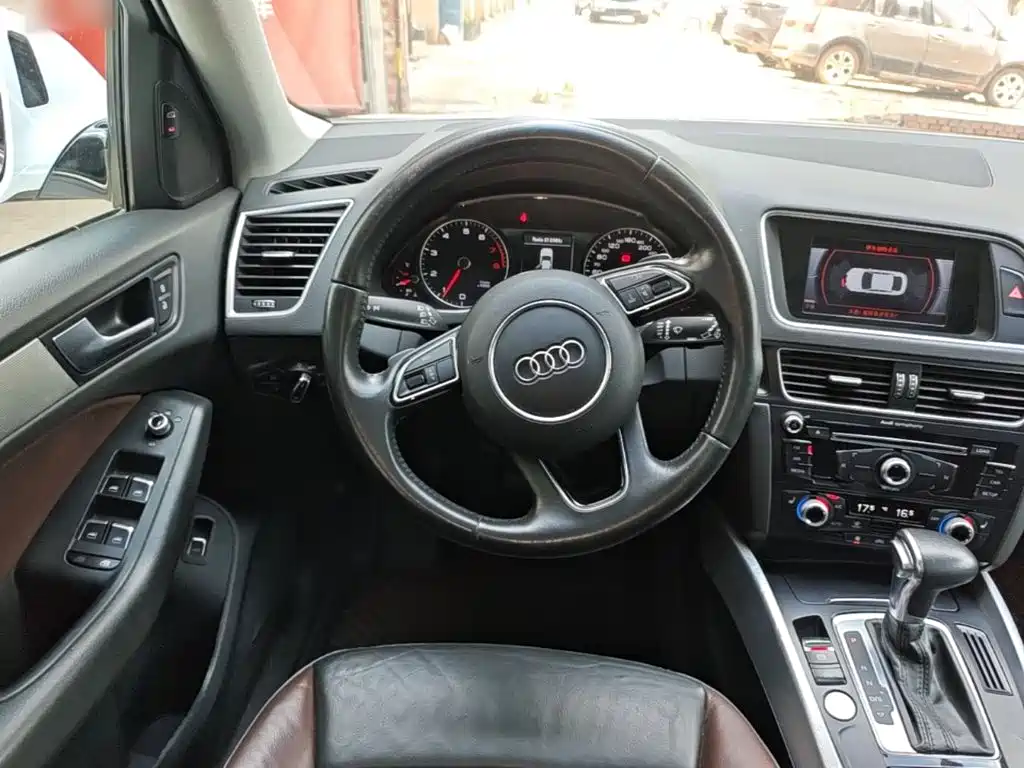 Audi Q5 2017 — фото 11