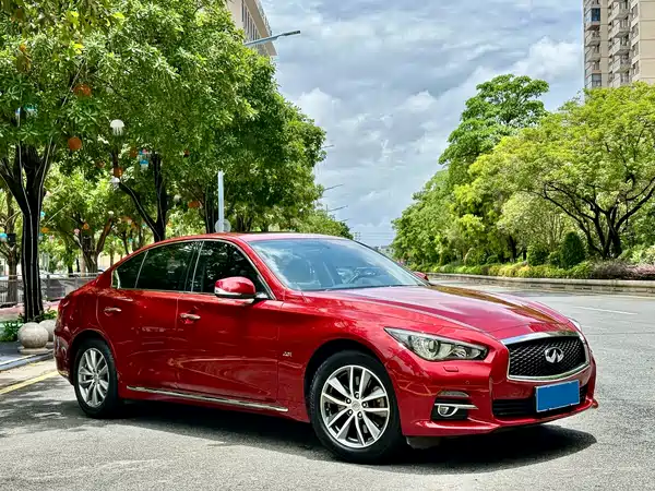 Infiniti Q50L 2015