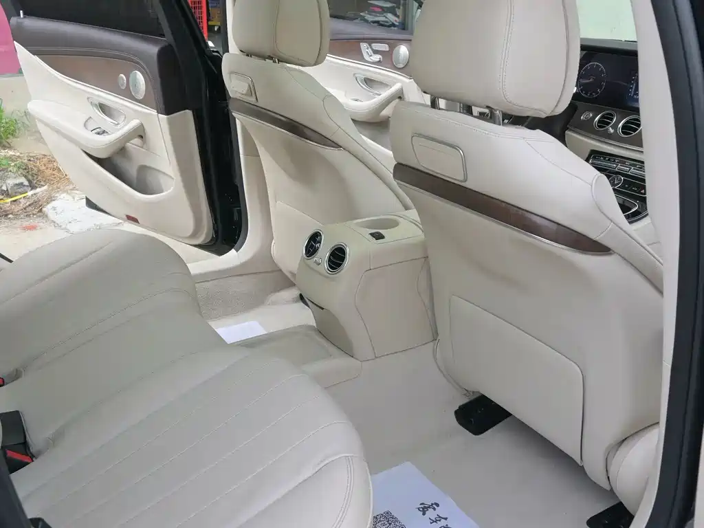 Mercedes-Benz E-Class 2017 — фото 14
