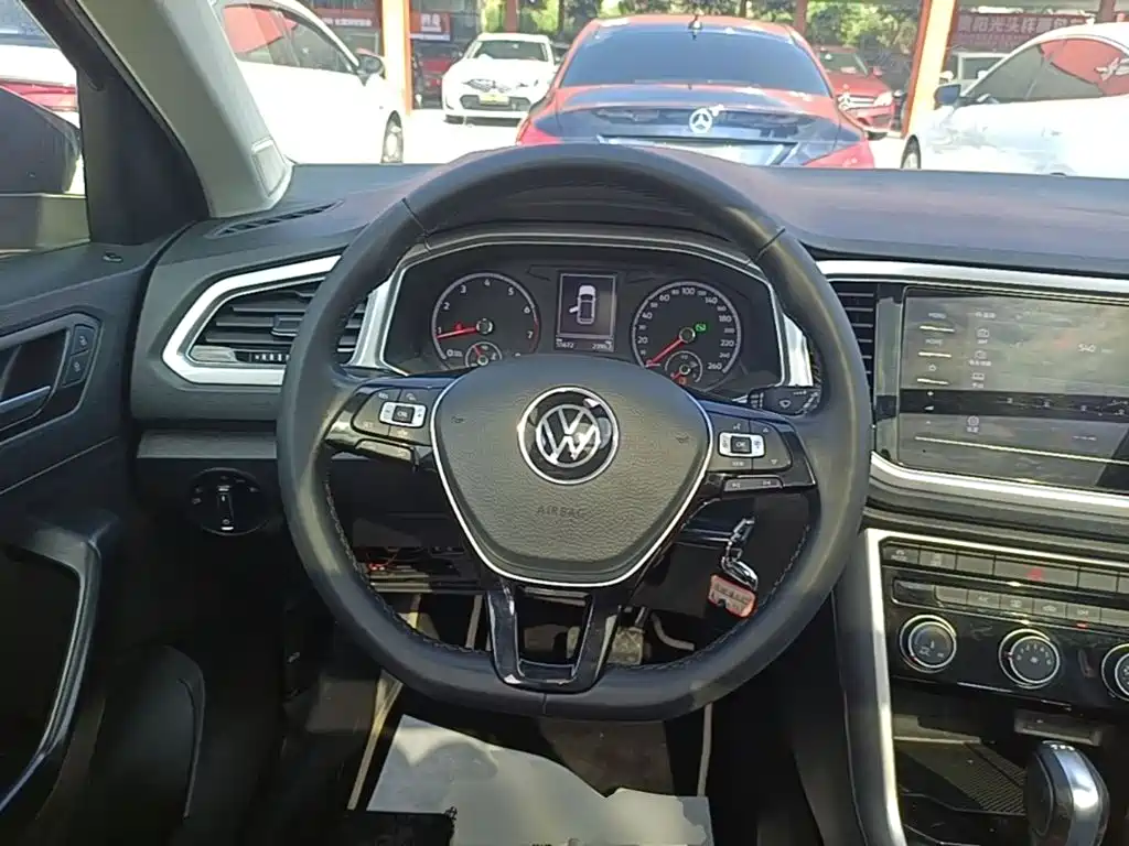 Volkswagen T-Roc 2021 — фото 11