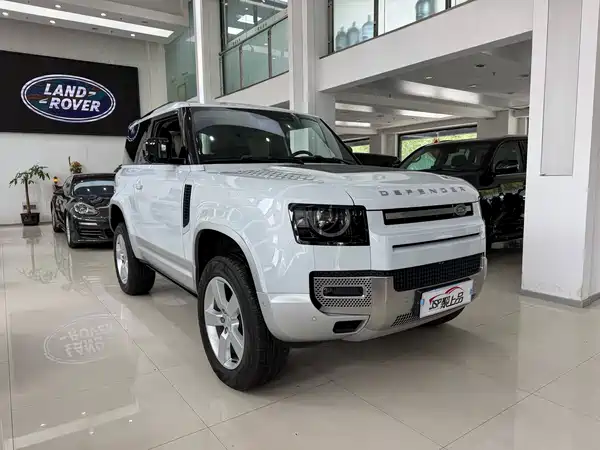 Land Rover Defender 2022