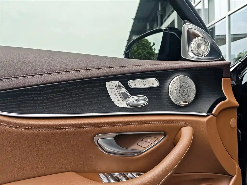 Mercedes-Benz E-Class 2023 — фото 7