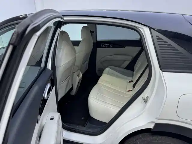 Geely Galaxy Starwish 2025 — фото 13