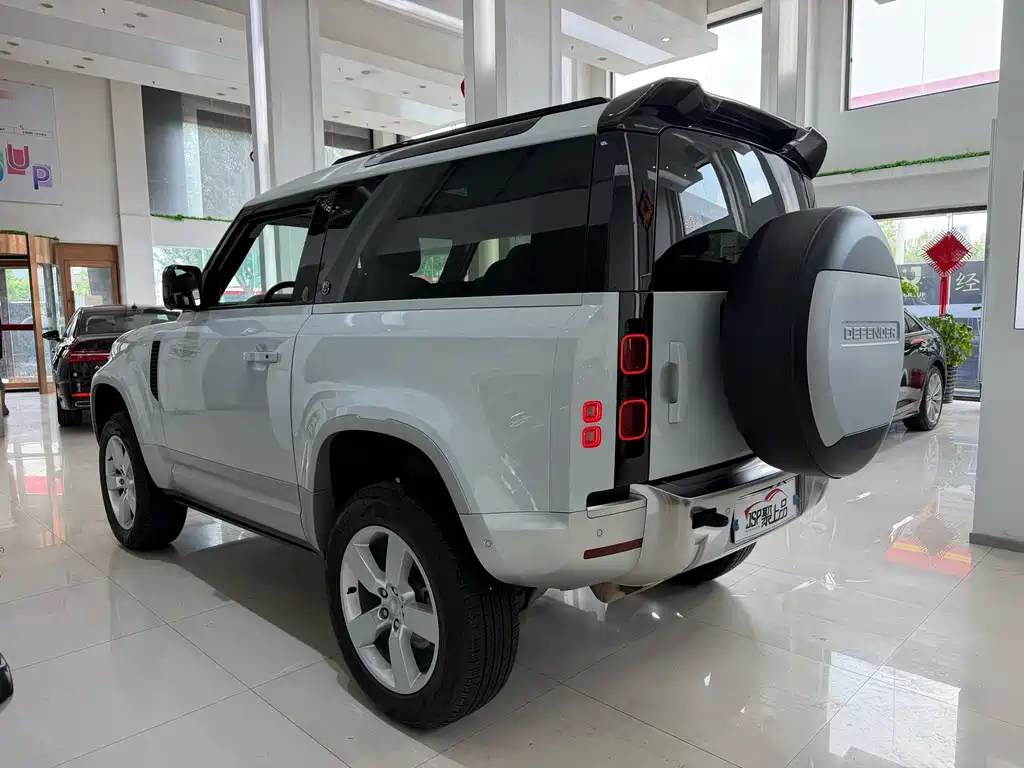 Land Rover Defender 2022 — фото 14