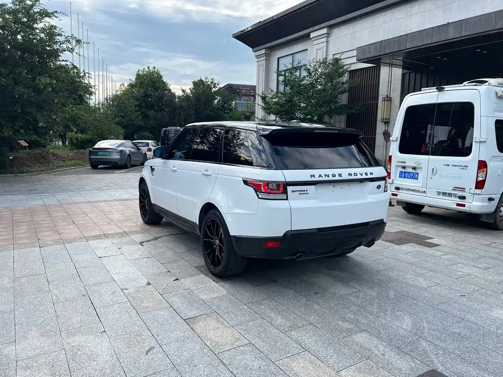 Land Rover Range Rover Sport 2015 — фото 18