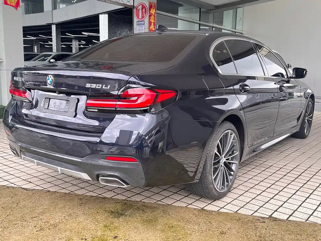 BMW 5 Series 2023 — фото 14