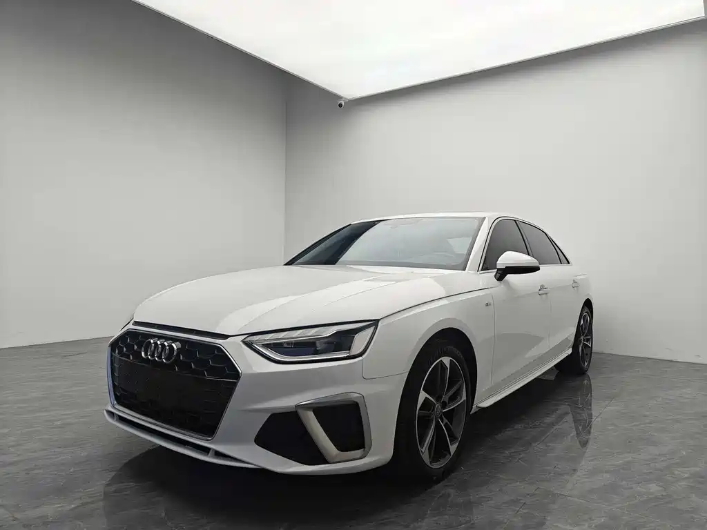 Audi A4L 2021 — фото 1