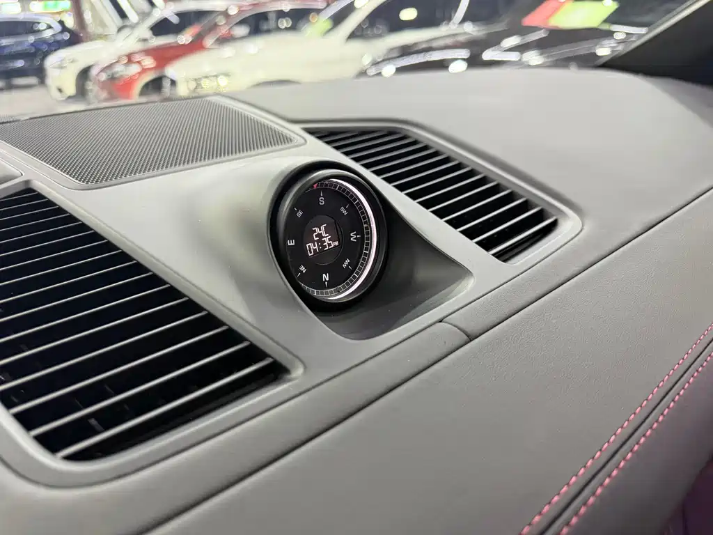 Porsche Cayenne 2019 — фото 16