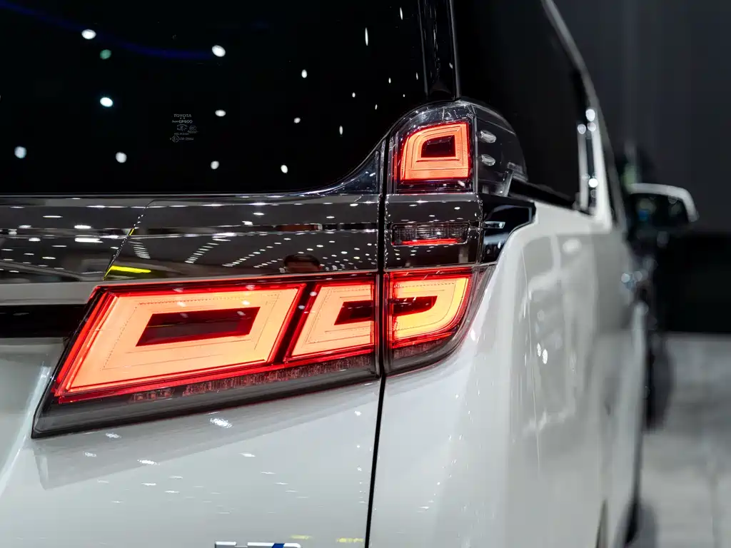 Toyota Alphard 2020 — фото 7