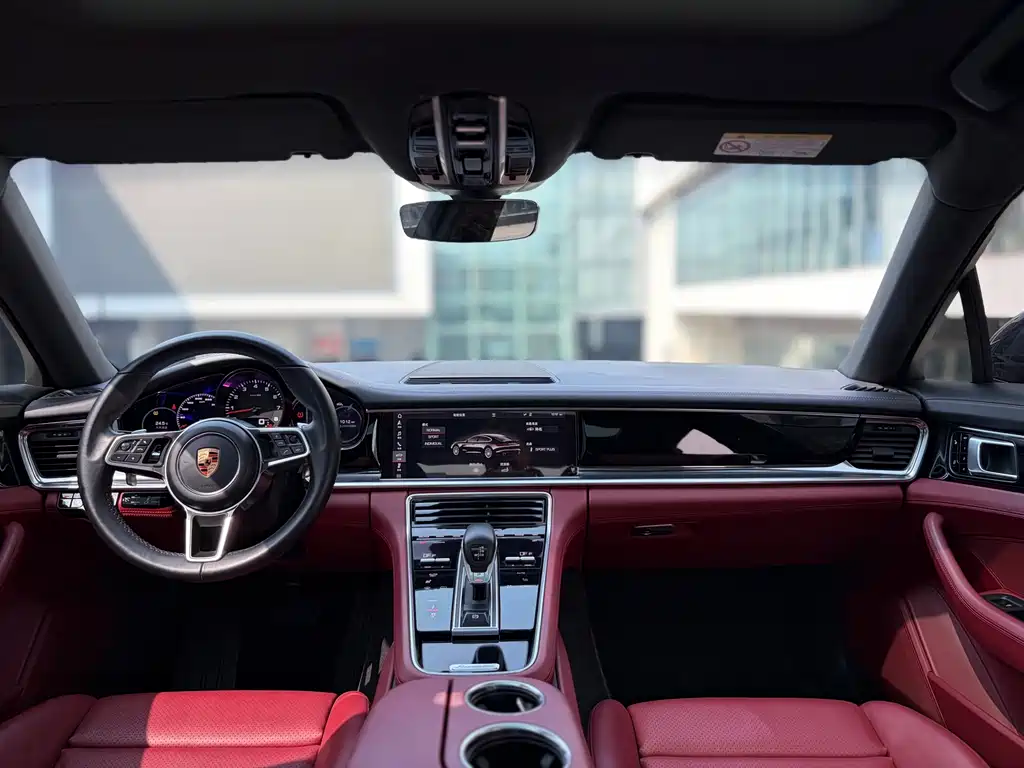 Porsche Panamera 2018 — фото 11