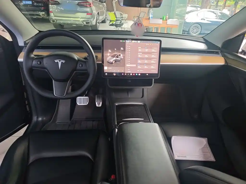 Tesla Model Y 2022 — фото 10