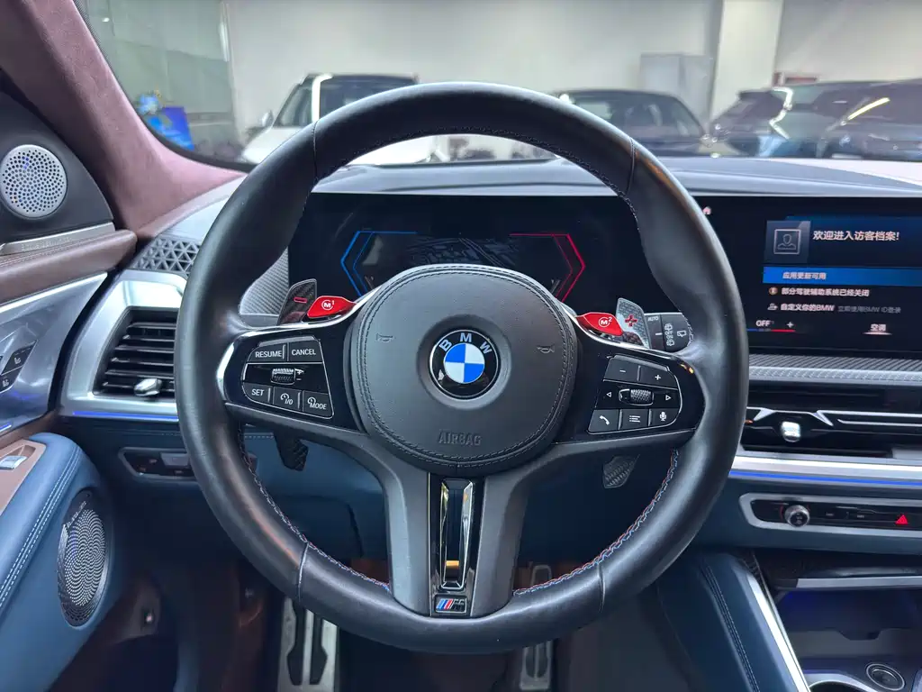 BMW XM 2023 — фото 13