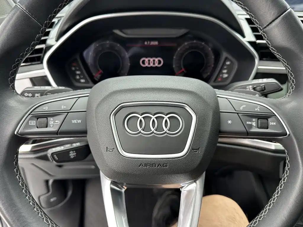 Audi Q3 2023 — фото 14