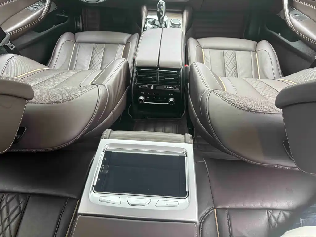 BMW 5 Series 2020 — фото 13