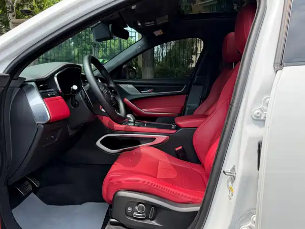 Jaguar F-PACE 2024