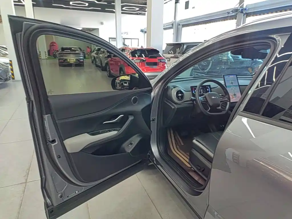 BYD Sealion 05 DM-i 2025 — фото 16