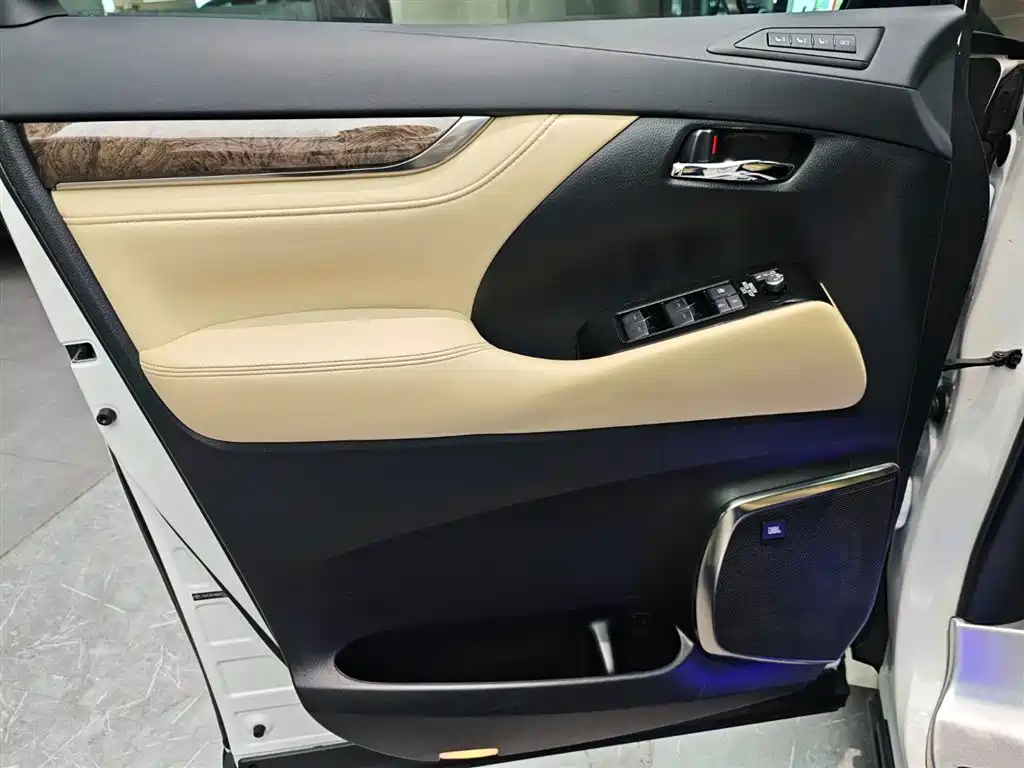 Toyota Alphard 2022 — фото 5