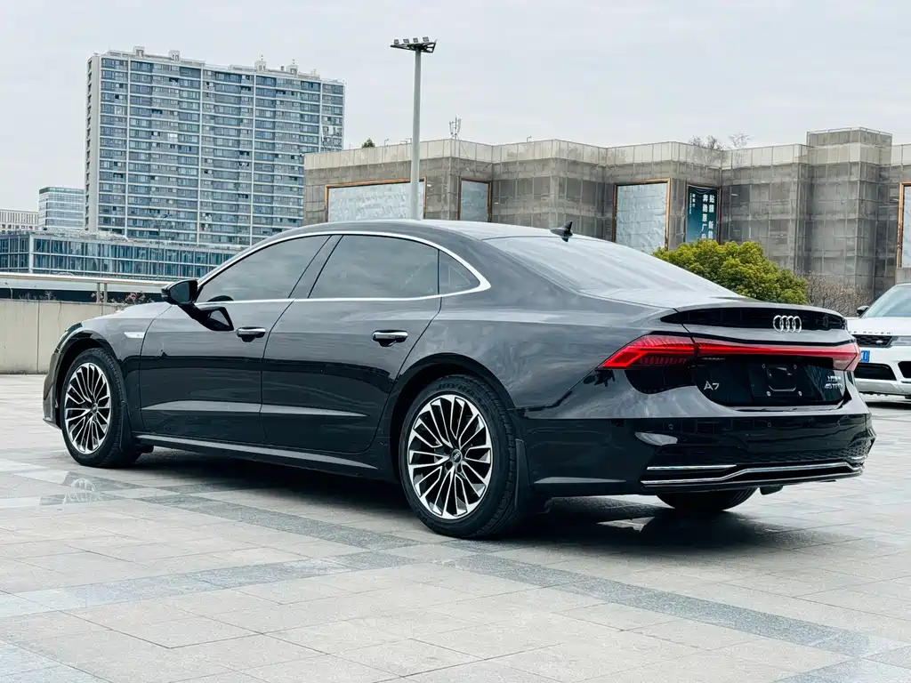 Audi A7L 2024 — фото 16