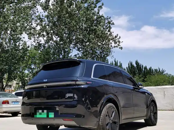 Li Auto L8 2025