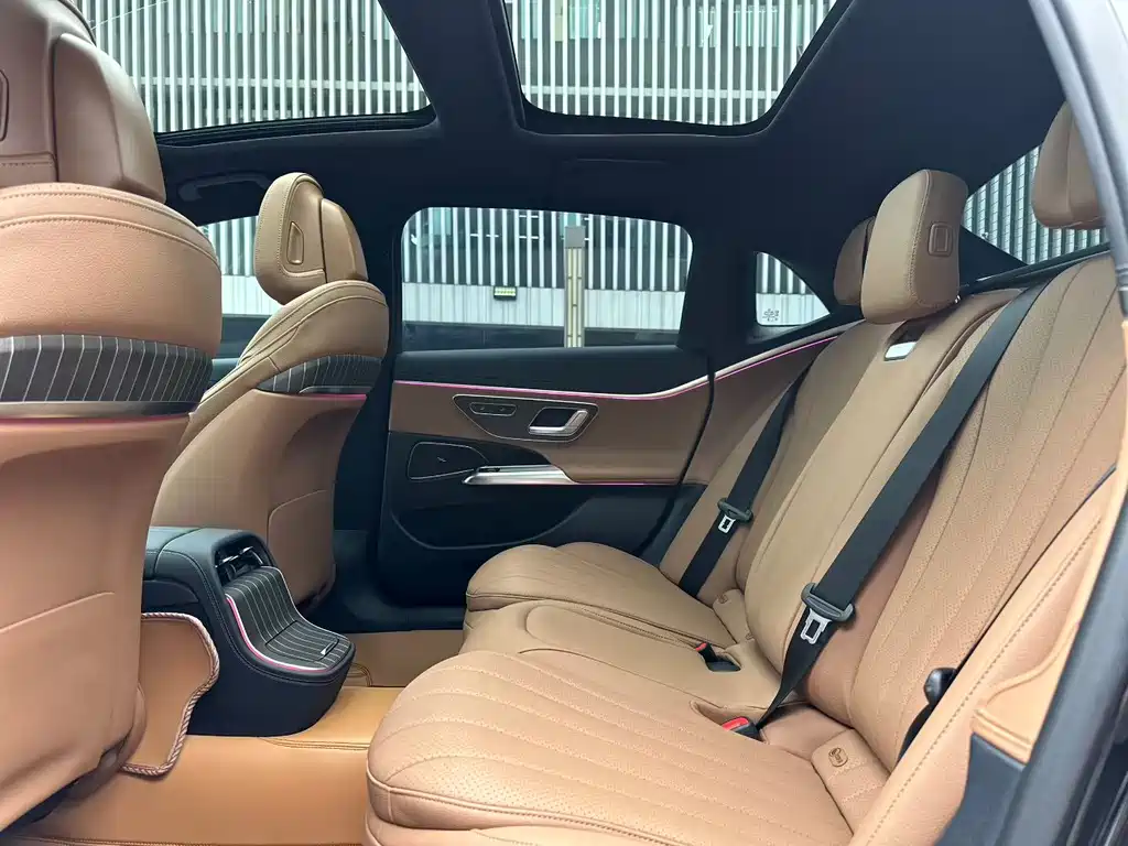 Mercedes-Benz E-Class 2024