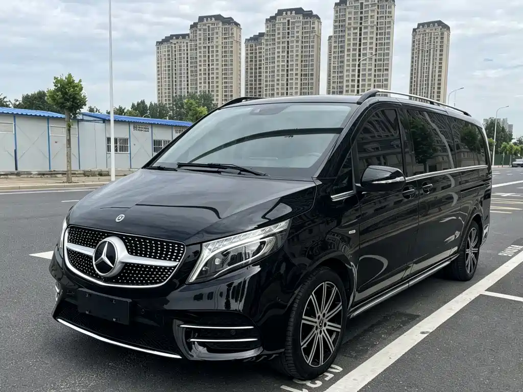 Mercedes-Benz V-Class 2022 — фото 1