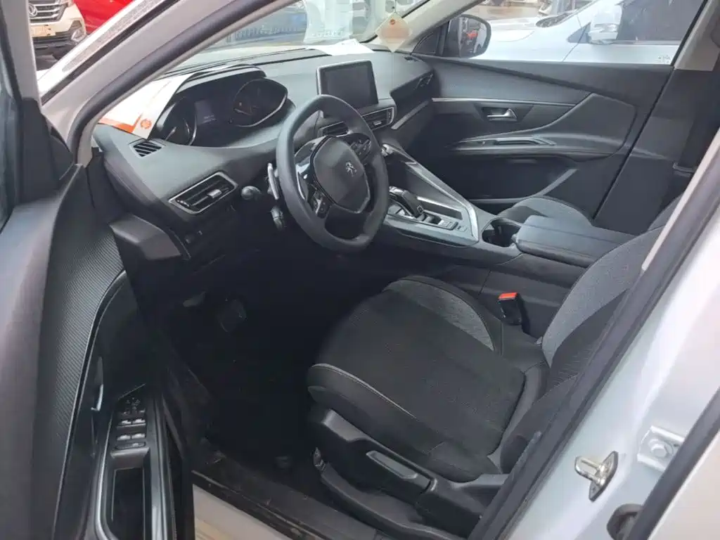 Peugeot 5008 2021 — фото 15
