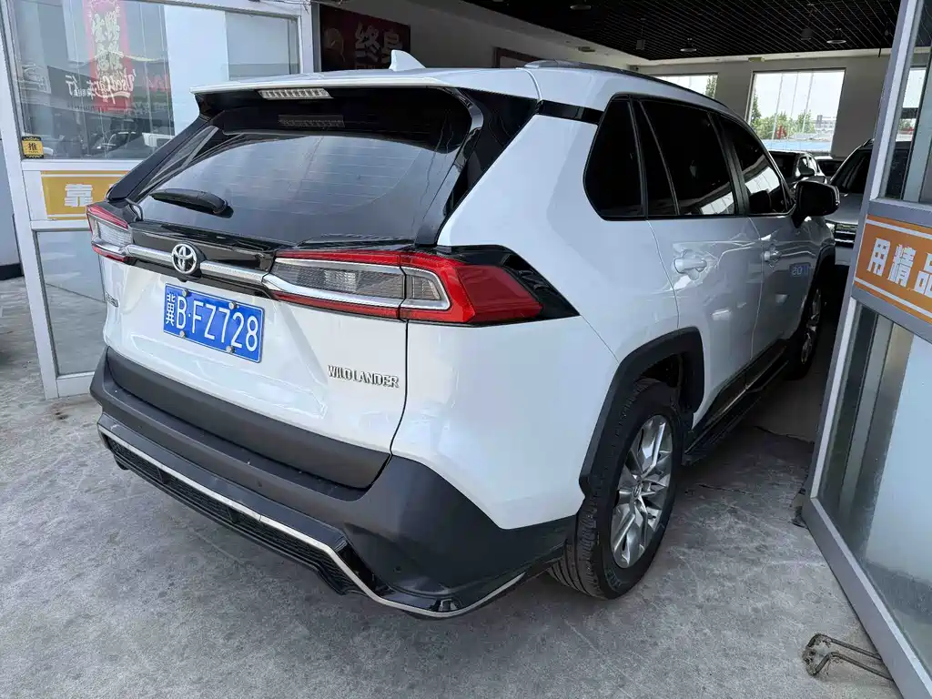 Toyota Wildlander 2022 — фото 10