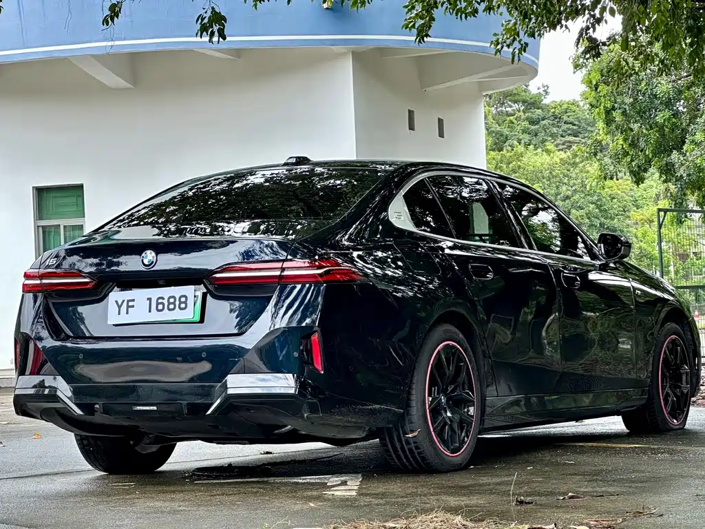 BMW i5 2025 — фото 13