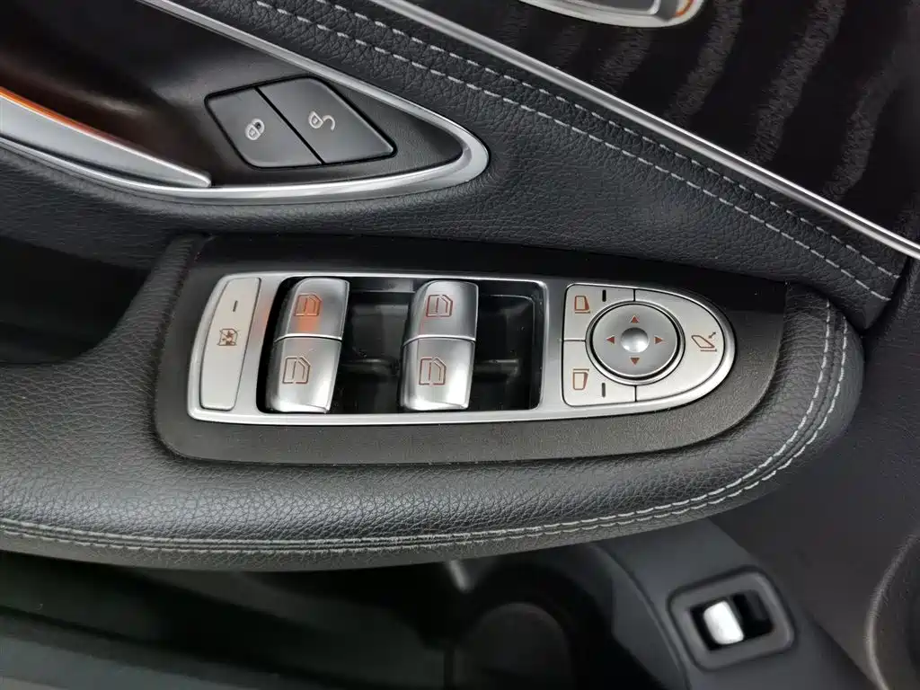 Mercedes-Benz C-Class 2019 — фото 9
