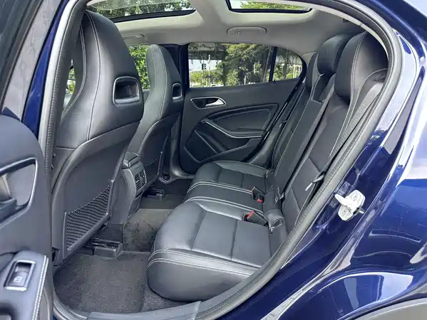 Mercedes-Benz GLA 2015