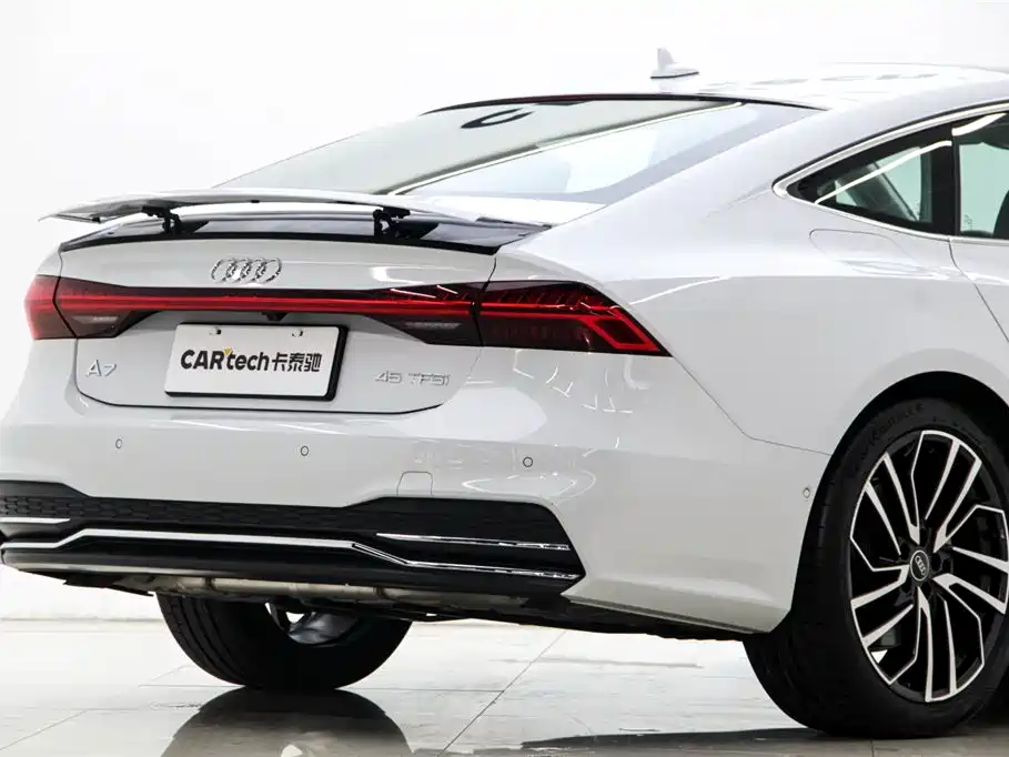 Audi A7 2025 — фото 32