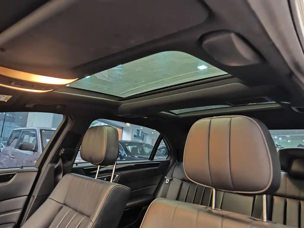 Mercedes-Benz E-Class 2015 — фото 12