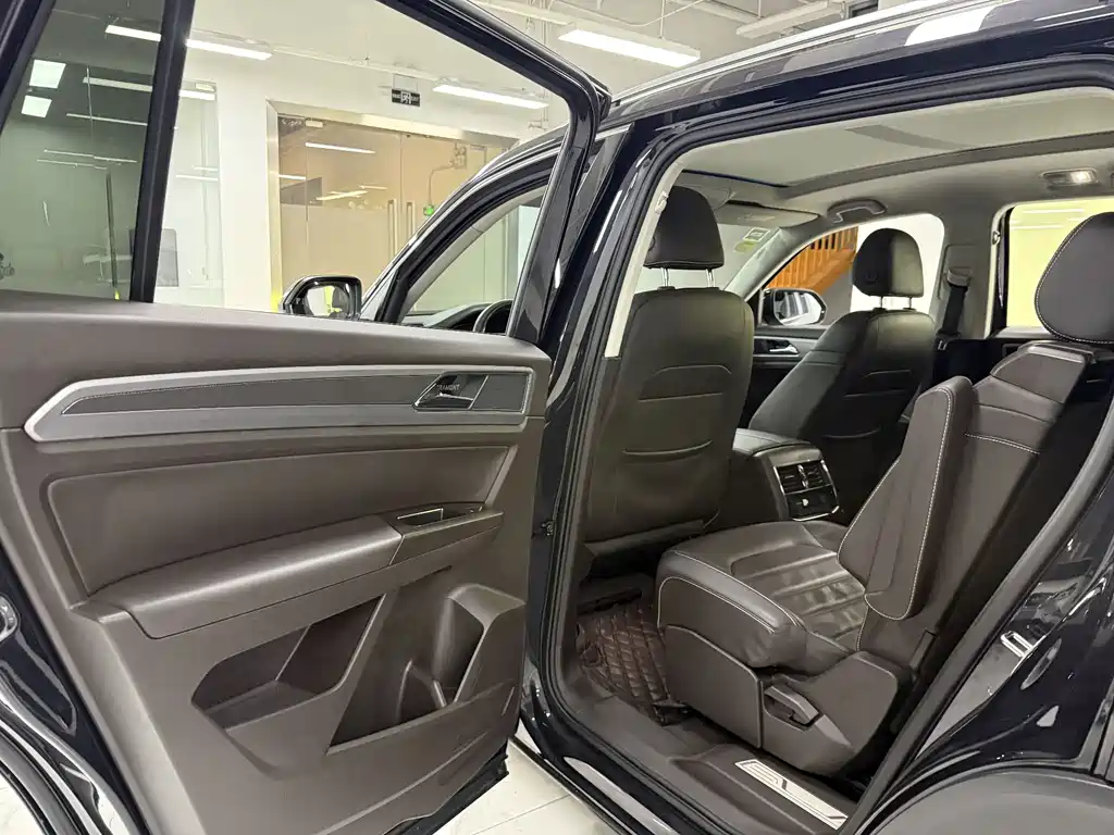 Volkswagen Teramont 2018 — фото 13