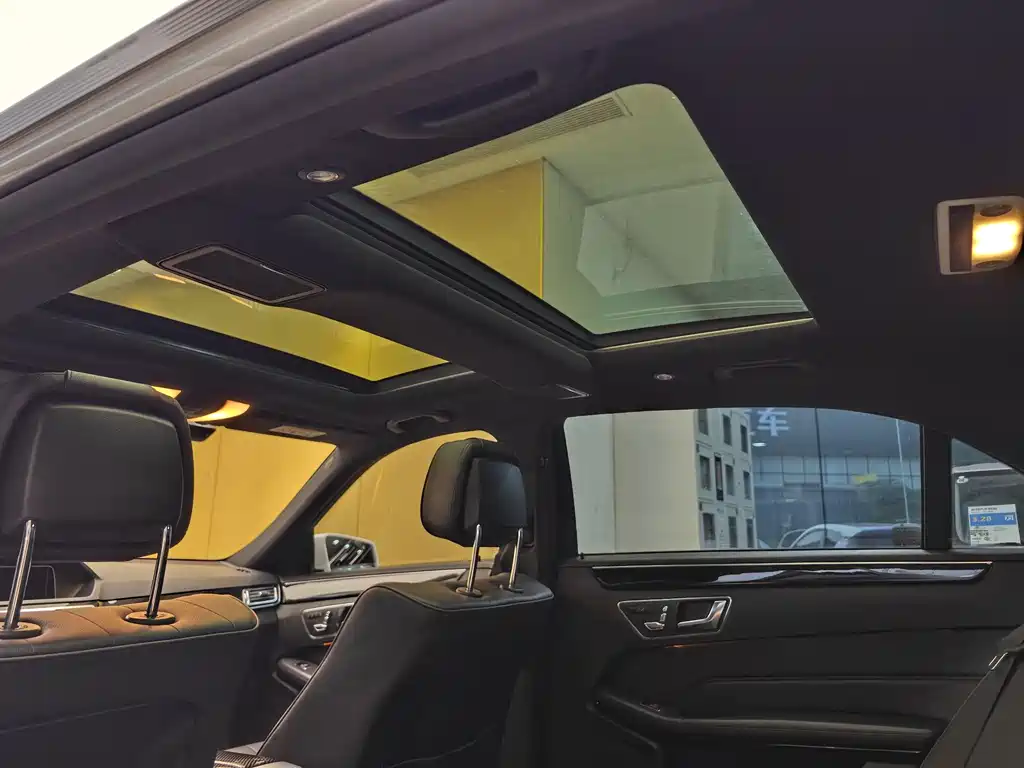 Mercedes-Benz E-Class 2015 — фото 24
