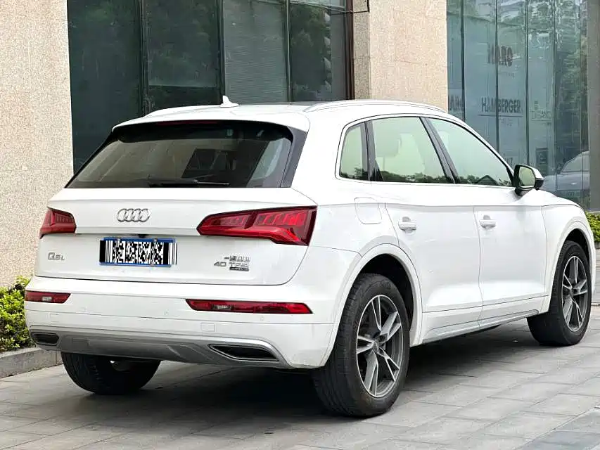 Audi Q5L 2021 — фото 9