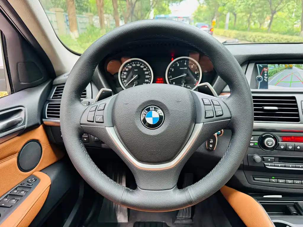 BMW X6 2014 — фото 9