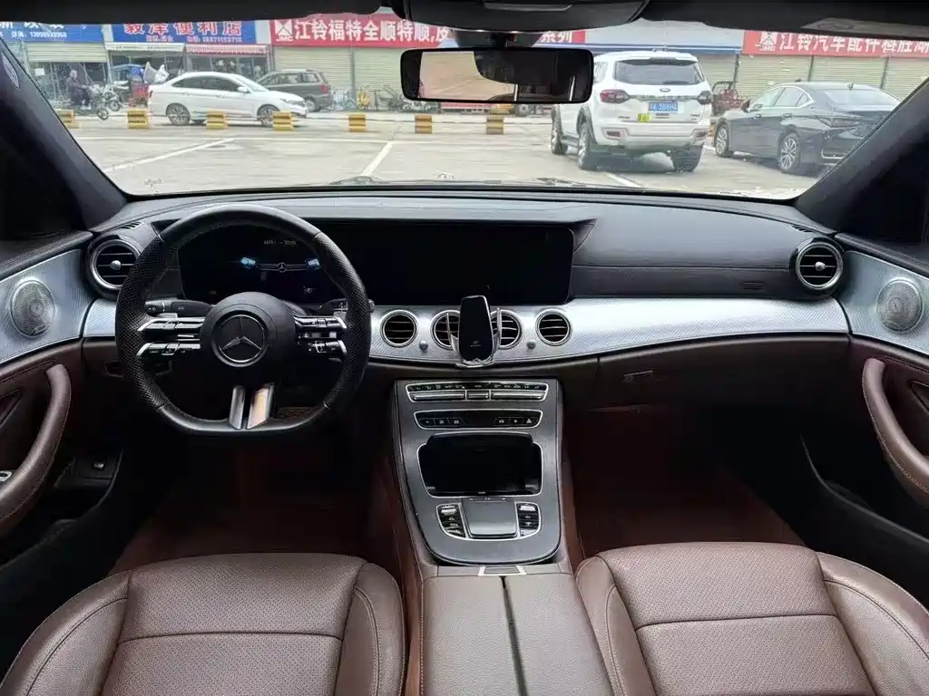Mercedes-Benz E-Class 2023 — фото 4