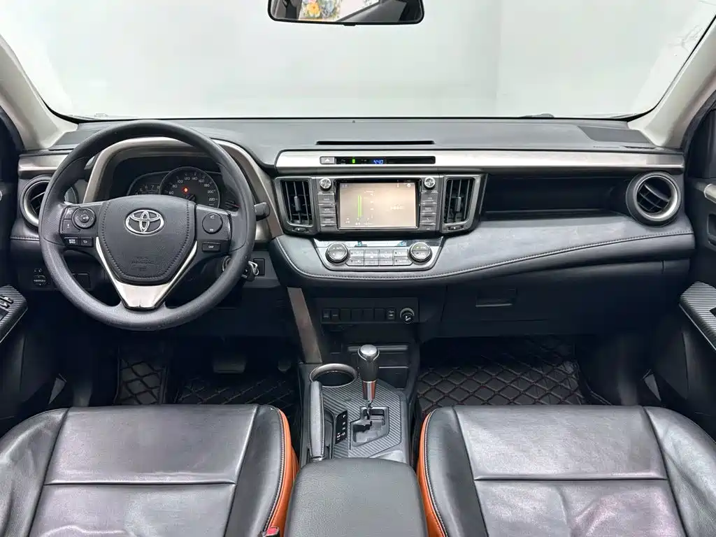 Toyota RAV4 2016 — фото 11