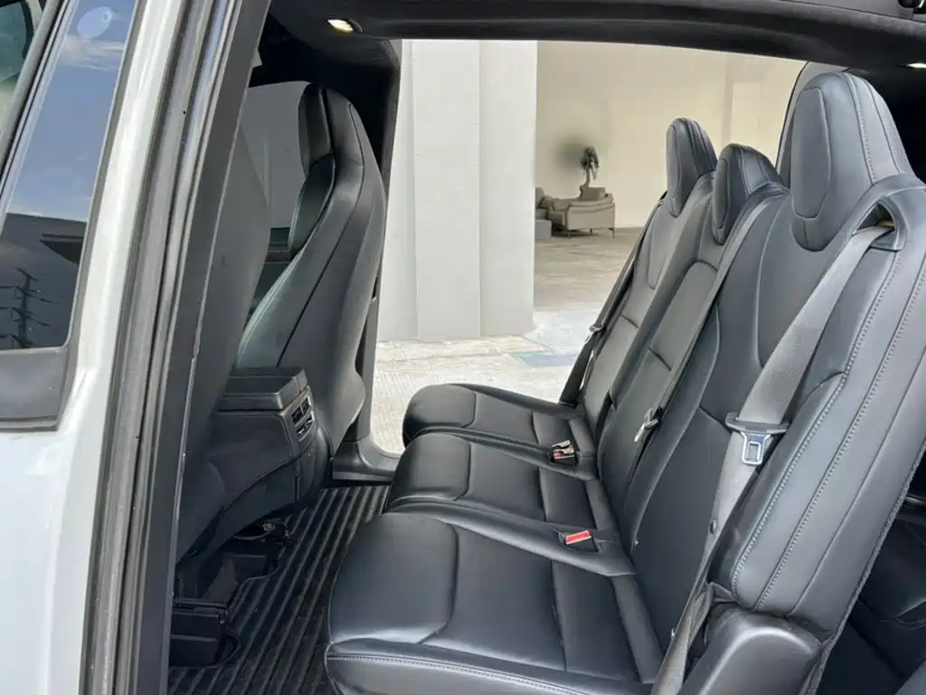 Tesla Model X 2019 — фото 13