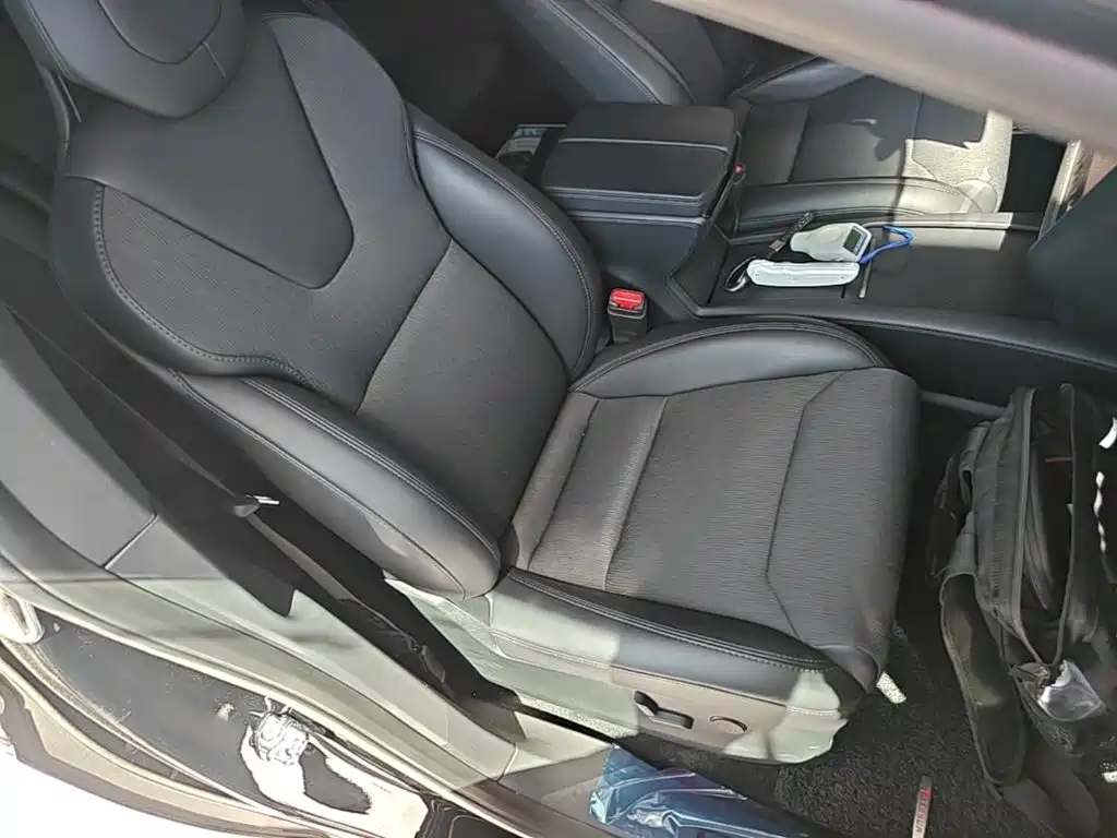 Tesla Model X 2019 — фото 25