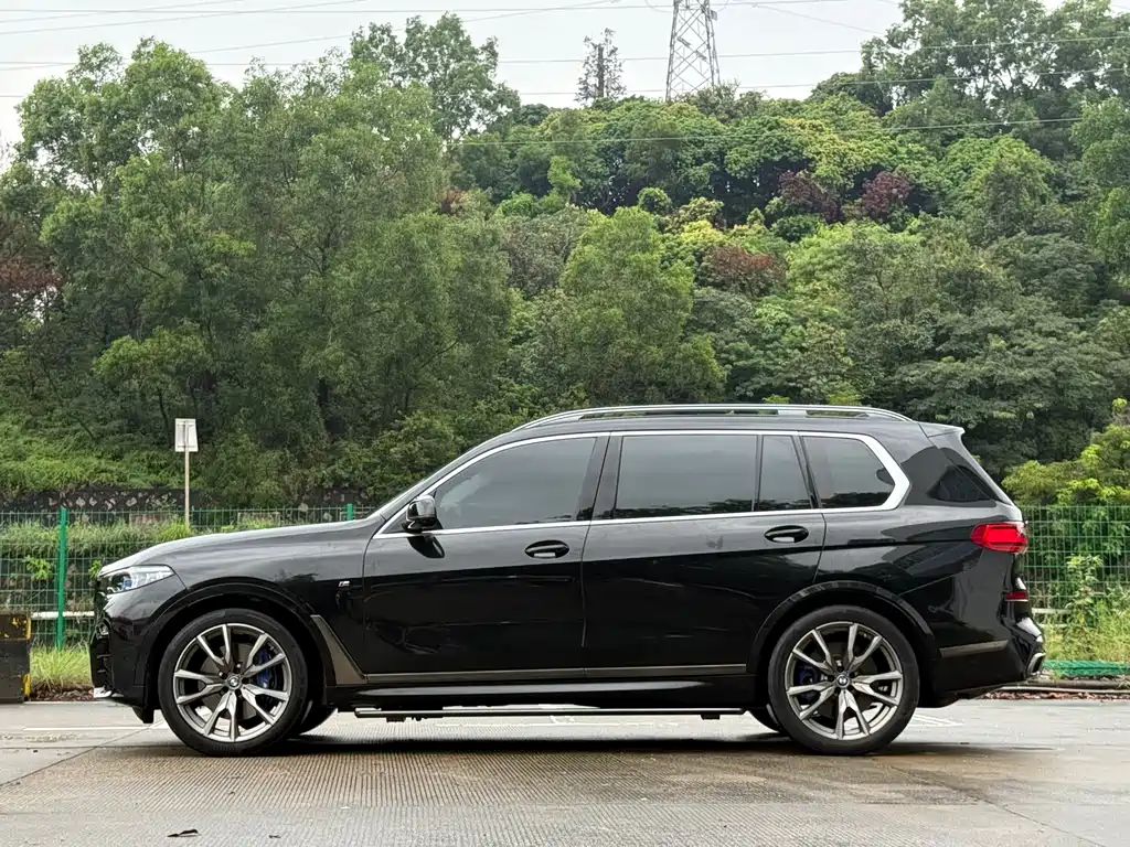 BMW X7 2022 — фото 18