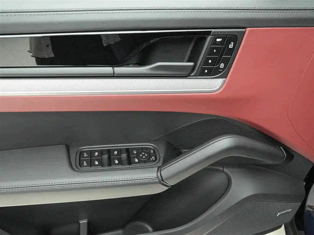 Porsche Cayenne 2024 — фото 15