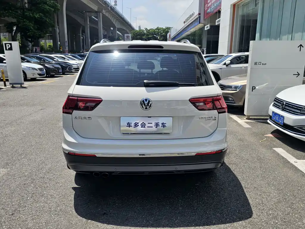 Volkswagen Tiguan L 2017 — фото 11