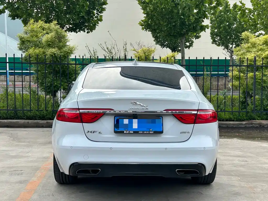 Jaguar XFL 2018 — фото 10