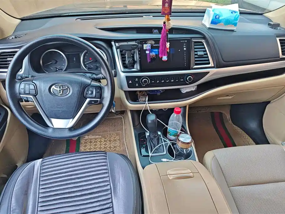 Toyota Highlander 2020 — фото 12