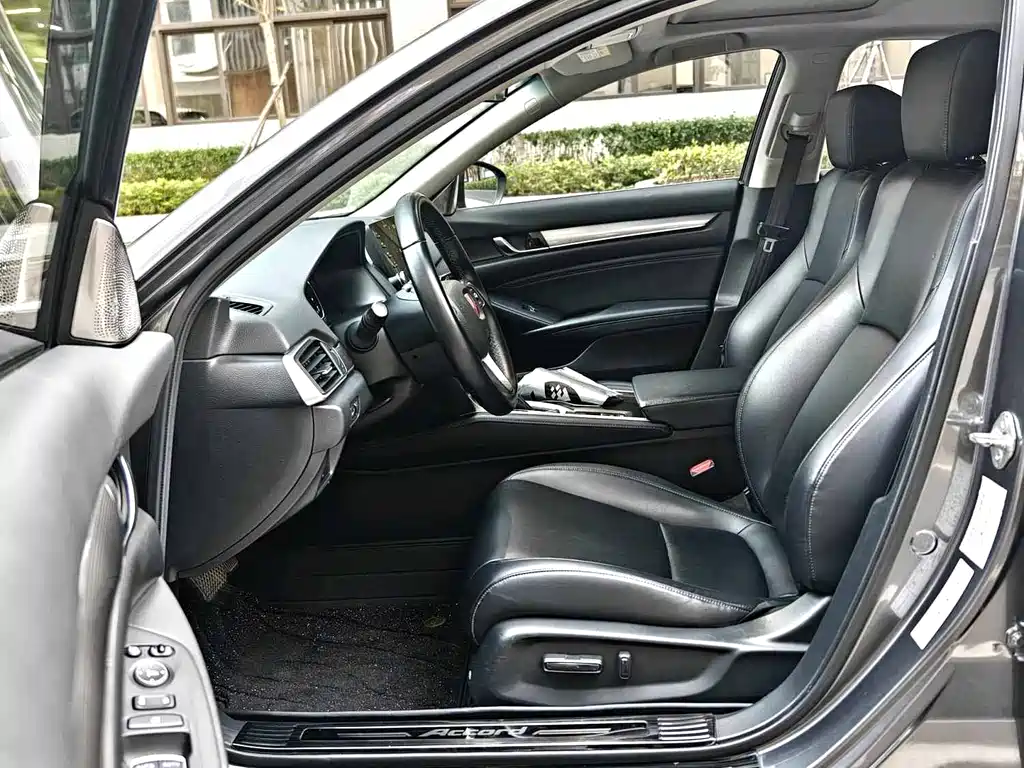 Honda Accord 2018 — фото 6