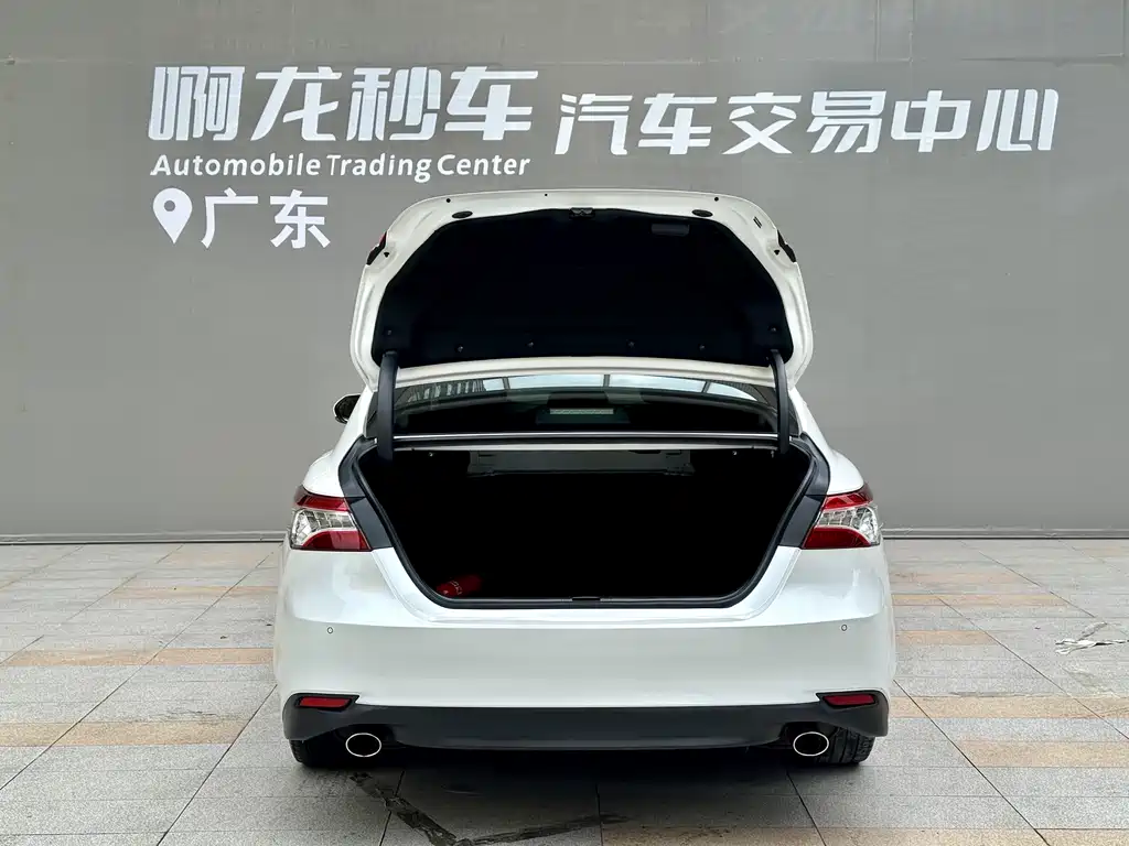Toyota Camry 2020 — фото 14