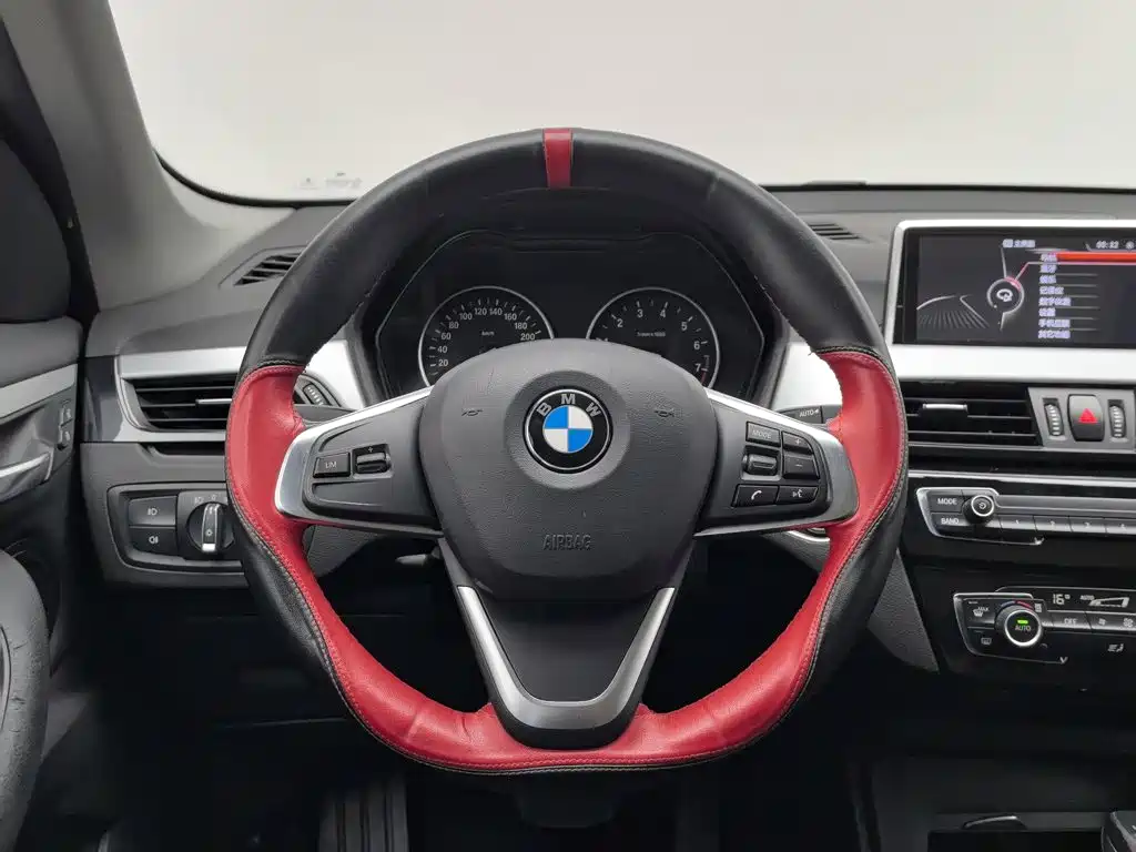 BMW X1 2016 — фото 11