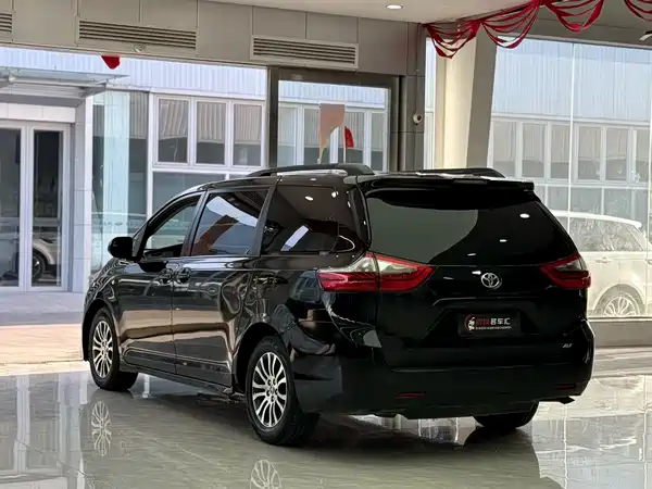 Toyota Sienna 2020